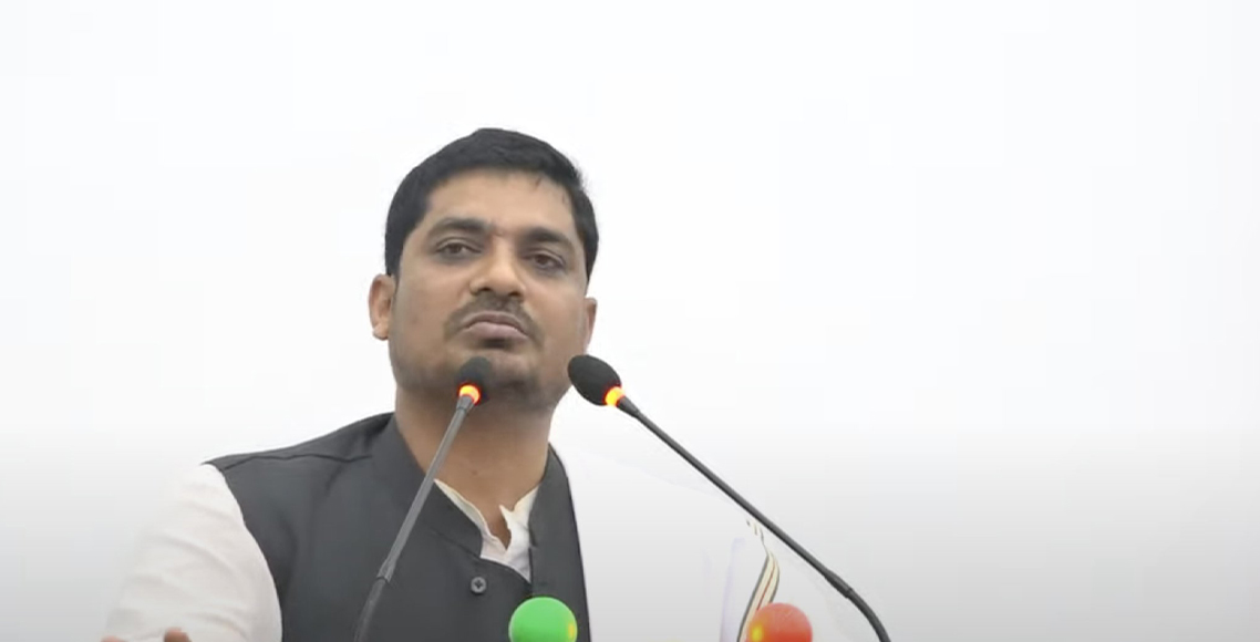 Image of https://mayorsap.com/storage/photos/10/za sing.jpg